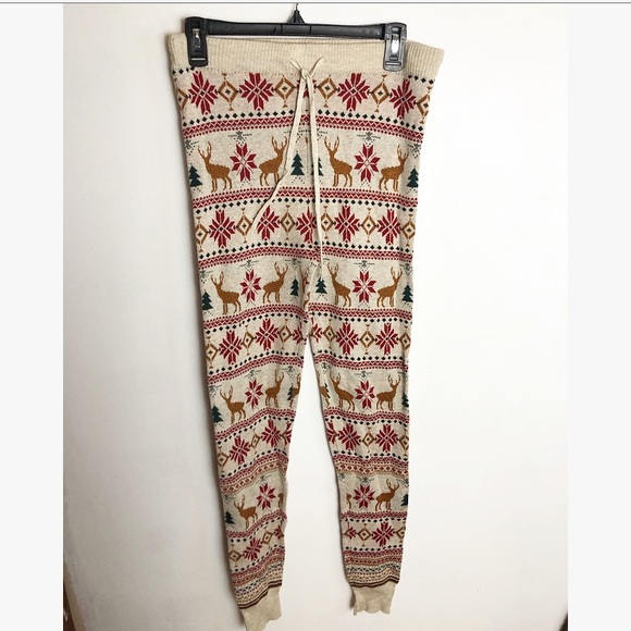American Eagle Reindeer Sweater Sleep Leggings - Picture 6 of 7